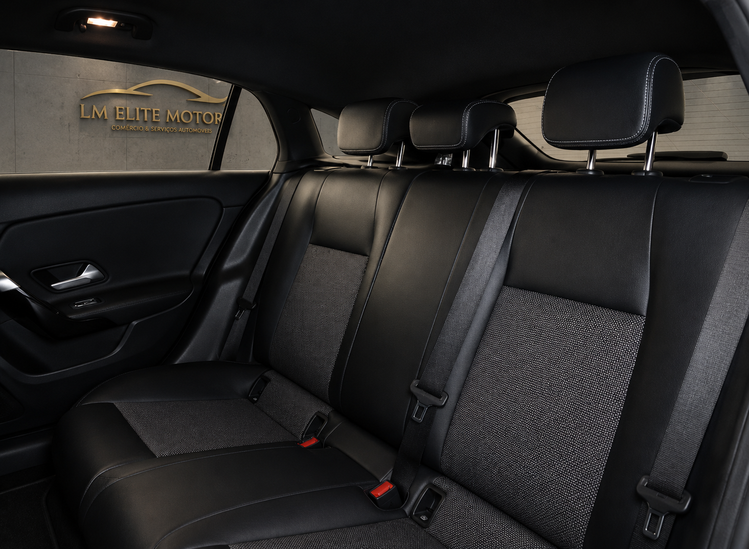 Mercedes CLA Shooting Brake interior traseiro