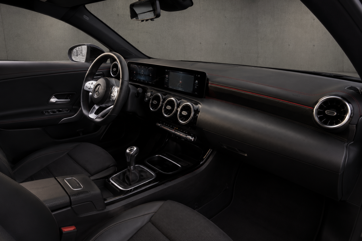 Mercedes CLA Shooting Brake interior painel